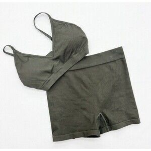 Zudio Set Active Crop Tank Top Padded Ribbed & Bike Shorts Workout L Sage Green